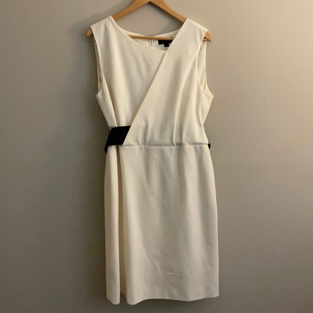 Cream Tahari Sleeveless Dress